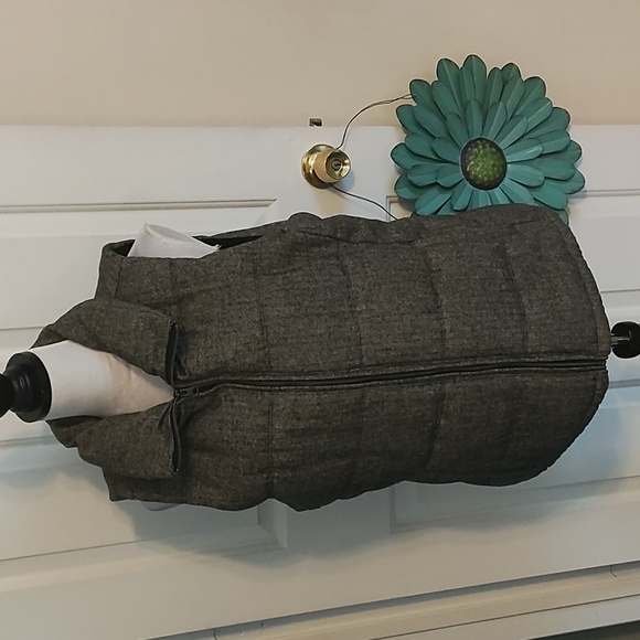 Old Navy black and white puff vest. - Picture 3 of 8